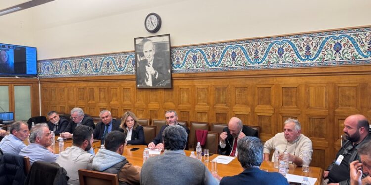 Δυναμική πρωτοβουλία Σταρακά: Έφερε τους αλιείς όλης της Ελλάδας στα γραφεία του ΠΑΣΟΚ στη Βουλή 