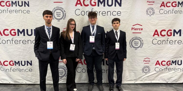 Συμμετοχή μαθητών από το Αγρίνιο σε μαθητικό συνέδριο στο Αμερικάνικο Κολλέγιο