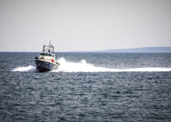 Λέσβος: Πυροβολισμοί εναντίον σκάφους του Λιμενικού από τουρκικό σκάφος στα ανοιχτά του νησιού