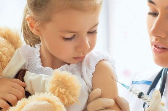 Υποχρεωτική η ηλεκτρονική συνταγογράφηση και για τα εμβόλια των παιδιών