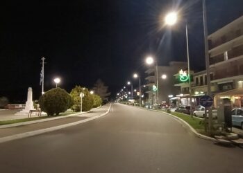 Εγκαταστάθηκαν τα νέα «έξυπνα» φωτιστικά led στην παραλιακή οδό της Αμφιλοχίας 