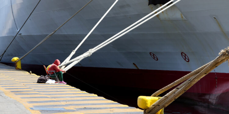 Δεμένα τα πλοία στα λιμάνια την Πρωτομαγιά