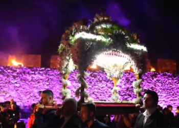 live! Ναύπακτος: Μεγάλη Παρασκευή – Περιφορά Επιταφίων 2025