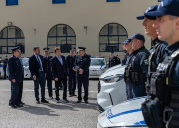 Δωρεά ηλεκτρικών οχημάτων από τη ΔΕΗ στην ΕΛ.ΑΣ. -Περιπολικά και ηλεκτρικά σκούτερ