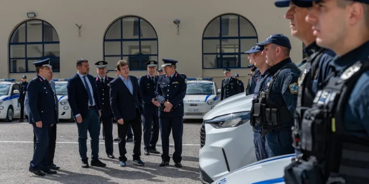 Δωρεά ηλεκτρικών οχημάτων από τη ΔΕΗ στην ΕΛ.ΑΣ. -Περιπολικά και ηλεκτρικά σκούτερ