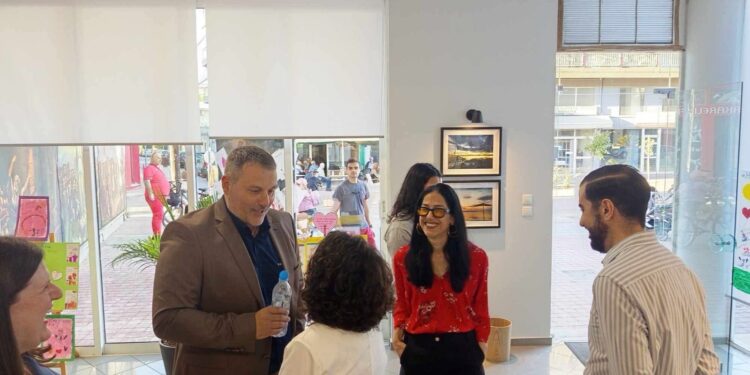 Με εκατοντάδες ζωγραφιές έδειξαν την αγάπη για τη «μαμά» τους μαθητές σχολείων του Δήμου Μεσολογγίου