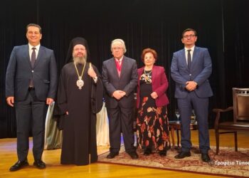 Αγρίνιο: Τιμητική εκδήλωση βράβευσης του καθηγητή Γεωργίου Μπαμπινιώτη