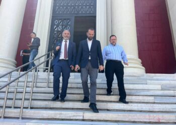 Στην Εισαγγελία ο Περιφερειάρχης, Ν. Φαρμάκης και ο Αντιπεριφερειάρχης Ν. Κοροβέσης, μετά από τον εντοπισμό ευρημάτων στον εσωτερικό έλεγχο του Τμήματος Μεταφορών Αμαλιάδας