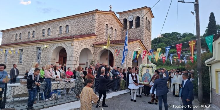 Με λαμπρότητα εόρτασε ο Ι.Ν της Αγίας Φωτεινής στη Γαβαλού Μακρυνείας την Κυριακή της Σαμαρείτιδος