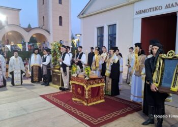 Η εορτή των Αγίων Κωνσταντίνου και Ελένης στις Παπαδάτες Μακρυνείας και στο Αγρίνιο