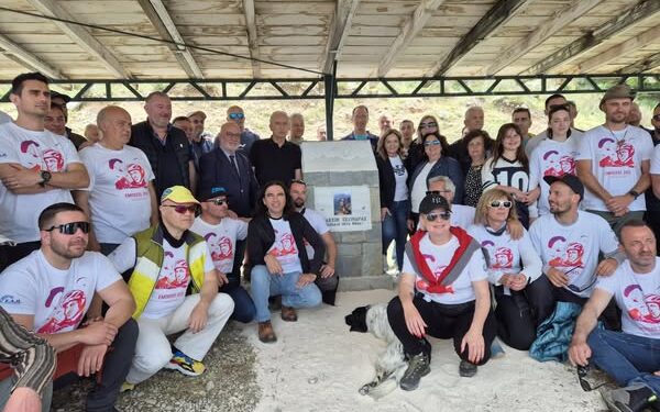 Εμπεσός: Σε κλίμα συγκίνησης στην ονοματοδοσία της απογείωσης αλεξιπτώτου πλαγιάς στη μνήμη του Ιωακείμ Σκόνδρα