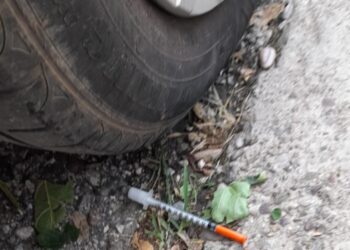 Αγρίνιο: Χρησιμοποιημένες σύριγγες έξω από το 3ο δημοτικό σχολείο