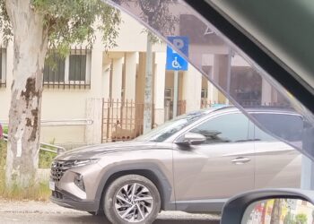 Τελικά, όντως είναι οι στίχοι του Light το πρόβλημα;