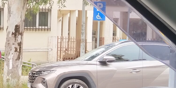 Τελικά, όντως είναι οι στίχοι του Light το πρόβλημα;