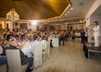 Εντυπωσιακή συγκέντρωση σε κλίμα συγκίνησης, αισιοδοξίας και ενότητας της Χ.Σταρακά