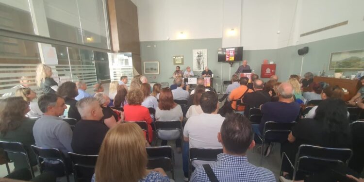 Εκδήλωση στο Αγρίνιο της ΑΔΕΔΥ για το θέμα της επαναφοράς 13ου-14ου μισθού (βίντεο-φωτο)