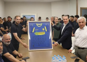 Σε θερμό κλίμα η επίσκεψη Παναιτωλικού στα γραφεία της Ένωσης Αγρινίου