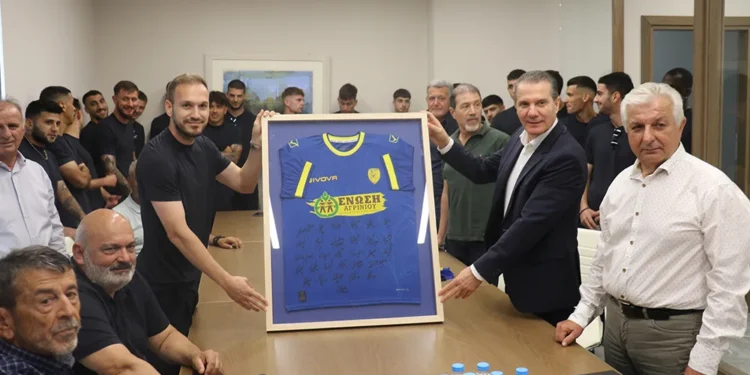 Σε θερμό κλίμα η επίσκεψη Παναιτωλικού στα γραφεία της Ένωσης Αγρινίου