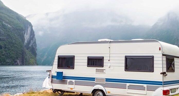 Τροχόσπιτα: Τι απαντά το υπουργείο Τουρισμού για το νέο νόμο