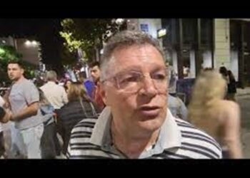 Πάτρα: Πανικός στη Γούναρη – Έπεσαν μάρμαρα από πολυκατοικία – Τραυματίστηκε σοβαρά άνδρας στο κεφάλι (ΦΩΤΟ – ΒΙΝΤΕΟ)