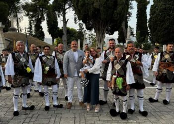 Εντυπωσιακή η συμμετοχή των καβαλαραίων και των αρματωμένων στο φετινό πανηγύρι του Άη-Συμιού