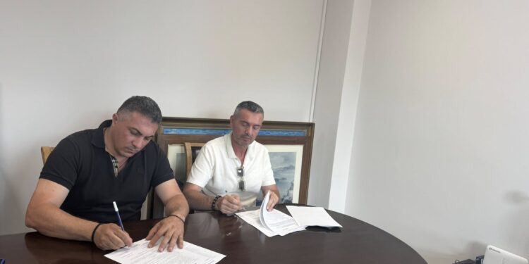 Σπουδαία ημέρα για την Πάλαιρο-Έπεσαν οι υπογραφές! Ξεκινά η αποκατάσταση ζημιών παραλιακού μετώπου Οχθίων!