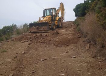 Ο Δήμος Αγρινίου προχώρησε στη διάνοιξη και συντήρηση δασικών και αγροτικών δρόμων σε συνεργασία με την Πυροσβεστική