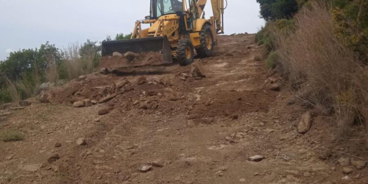 Ο Δήμος Αγρινίου προχώρησε στη διάνοιξη και συντήρηση δασικών και αγροτικών δρόμων σε συνεργασία με την Πυροσβεστική