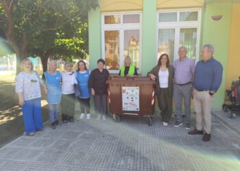 Καφέ κάδοι τοποθετήθηκαν έξω από παιδικούς σταθμούς και δομές στο Αγρίνιο