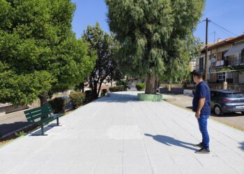 Εργασίες συντήρησης & αισθητικής αναβάθμισης της μικρής πλατείας στην Πατριάρχου Καλλινίκου στο Αγρίνιο