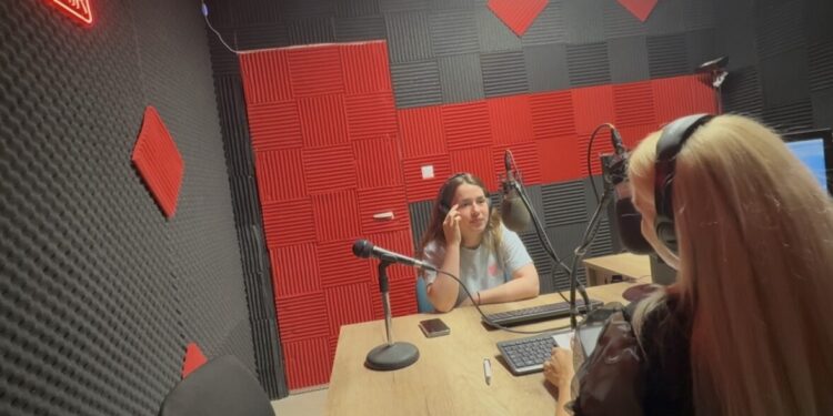 H Bασιλική Λαζαρίνη, μία από τις “πρωταθλήτριες” του 2ου Λυκείου Αγρινίου μιλά για την επιτυχία της στις Πανελλήνιες