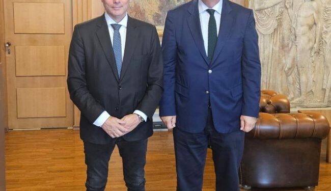 Συνάντηση Κώστα Καραγκούνη με τον Υπουργό Κωνσταντίνο Τσιάρα