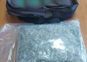 Αγρίνιο: Πέταξαν  τα ναρκωτικά και έγιναν “καπνός” αλλά οι αστυνομικοί τους εντόπισαν