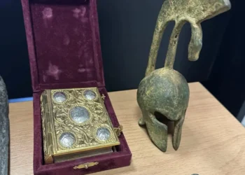 Αρχαιοκαπηλία «μαμούθ» : 39 συλλήψεις μελών του κυκλώματος και σε Αγρίνιο, Μεσολόγγι και Βόνιτσα