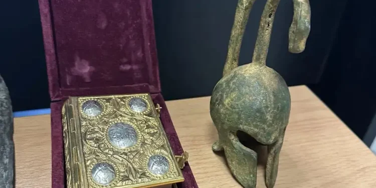 Αρχαιοκαπηλία «μαμούθ» : 39 συλλήψεις μελών του κυκλώματος και σε Αγρίνιο, Μεσολόγγι και Βόνιτσα