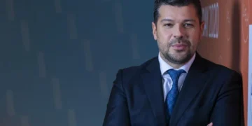 Στάσσης για ΔΕΗ: «Θα πετύχουμε τον στόχο για καθαρά κέρδη 800 εκατ. ευρώ το 2027»