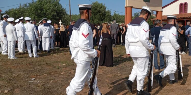 Παλαιομάνινα: Σκηνές αρχαίας τραγωδίας  στην κηδεία του 45χρονου Αρχικελευστή Παναγιώτη Σαμαλέκου