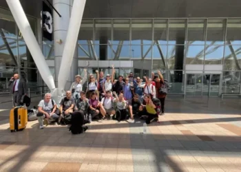 Δεκάδες Έλληνες κρατήθηκαν στο αεροδρόμιο του Καΐρου – Τι αναφέρουν διπλωματικές πηγές
