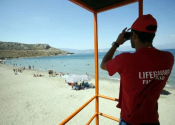 Αιτωλοακαρνανία: Τραυματίστηκε σοβαρά ναυαγοσώστης -εισήχθη στο χειρουργείο