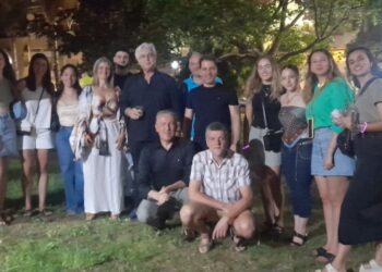 Ο Δημήτρης Τραπεζιώτης στο πάρτι του Δημοτικού Συμβουλίου Νέων με τους Φοιτητές