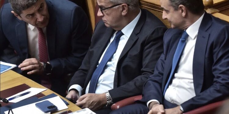 Στο επίκεντρο της έρευνας για το σκάνδαλο του ΟΠΕΚΕΠΕ βάζει η ευρωπαϊκή εισαγγελία τον Μάκη Βορίδη και τον Λευτέρη Αυγενάκη