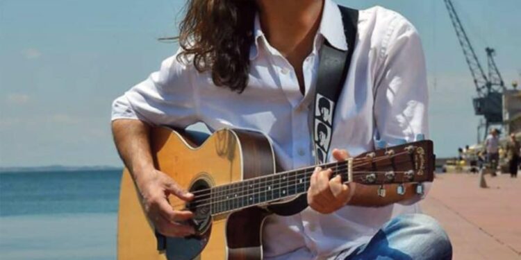 Ο Βασίλης Καζούλης σε ένα μοναδικό live στο “Κήπος Ντάνου” στην Περιμετρική Νεοχωρίου