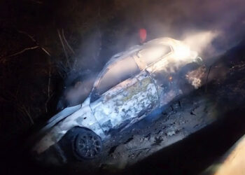 Σοκ στο Αγρίνιο: Απανθρακώθηκε νεαρός σε σοκαριστική μετωπική σύγκρουση αυτοκινήτων στην ε.ο(φωτο-βίντεο)