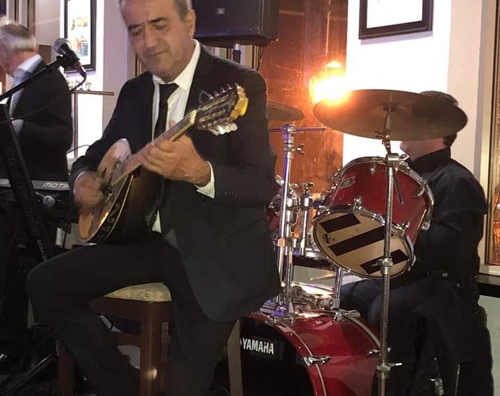 Αγρίνιο: “Έσβησε” ο δεξιοτέχνης του μπουζουκιού, Βαγγέλης Λιάγκας