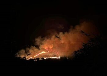 Μεγάλη φωτιά σε αγροτική έκταση στην Μακύνεια Αντιρρίου