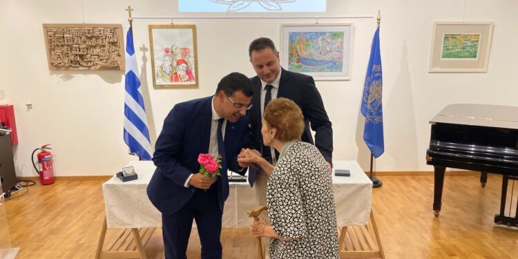 Σημαντικά αρχεία της οθωμανικής περιόδου παρέδωσε στον Δήμο Ιεράς Πόλεως Μεσολογγίου ο Δήμος Ύδρας