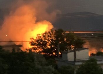 Αγρίνιο: Μεγάλη φωτιά στα Αη Βασιλιώτικα(βιντεο)