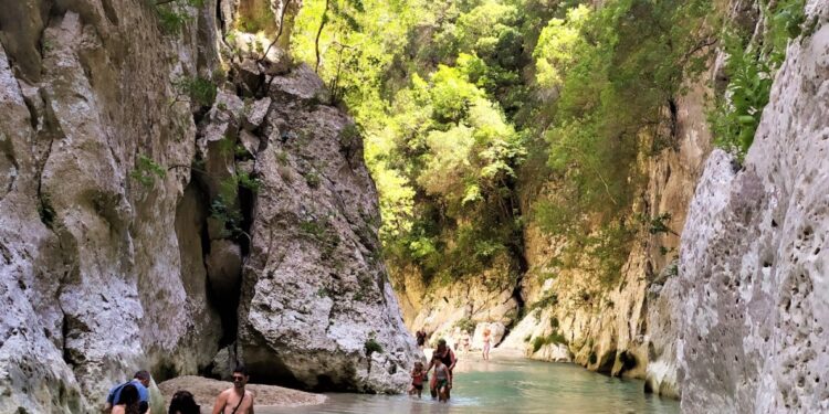 Νέα πτώση βράχου στο φαράγγι του Αχέροντα – Αυστηρή προειδοποίηση από τον Δήμο Σουλίου