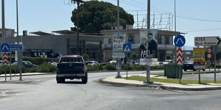 Ενοχλούν μόνο οι αφίσες του Εμπορικού Συλλόγου Αγρινίου και όχι αυτές που έχουν χορηγούς;