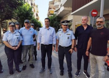 Δωρεάν κράνη αντί για κλήσεις πήραν μοτοσυκλετιστές στο Αγρίνιο